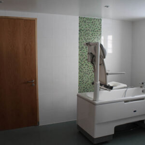 state of the art bathroom with hoist
